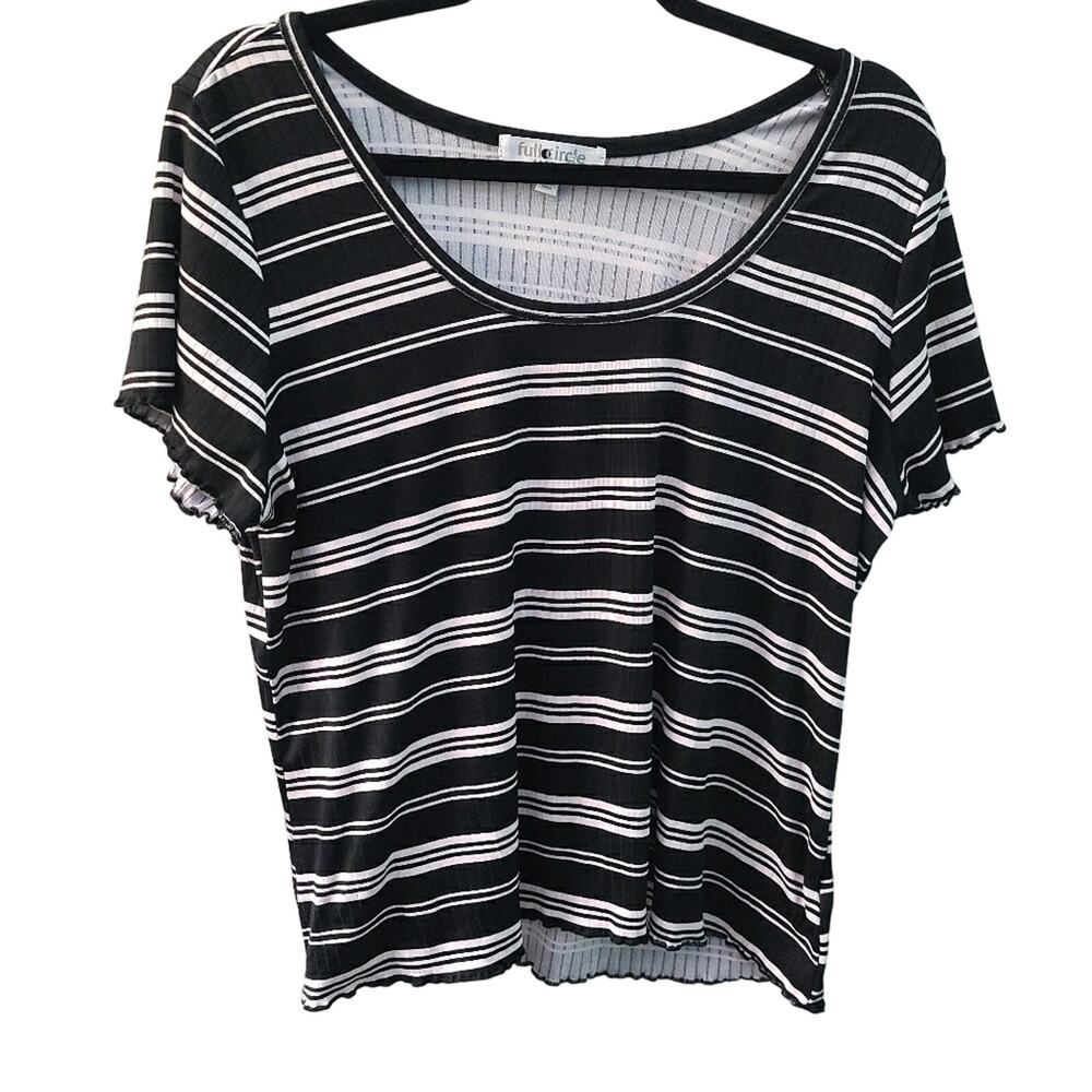 Full Circle Womens Sz 1X Black White Striped Short Sleeve Scoop Neck Shirt